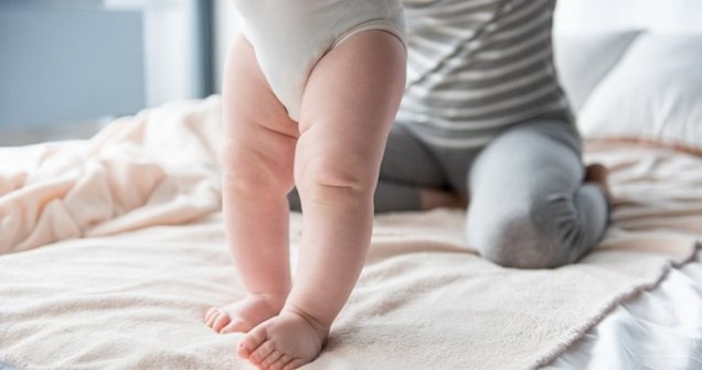 Bebeklerde Kalça Çıkığı Nedir, Neden Olur, Belirtileri, Risk Faktörleri, Teşhisi ve Tedavisi