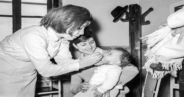 Polio (Çocuk Felci) Nedir, Belirtileri Nelerdir, Semptomları, Nasıl Bulaşır, Teşhisi ve Tedavisi